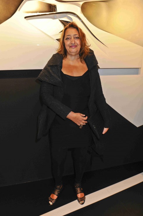 Zaha Hadid at the exhibition with Chanel`s turquoise nail polish Nouvelle Vague on her toes. I wonder if she reads Sandra`s Closet?! 