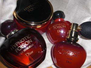 As I am a perfume-junky, I am so happy about my new addition to my favourite poison.