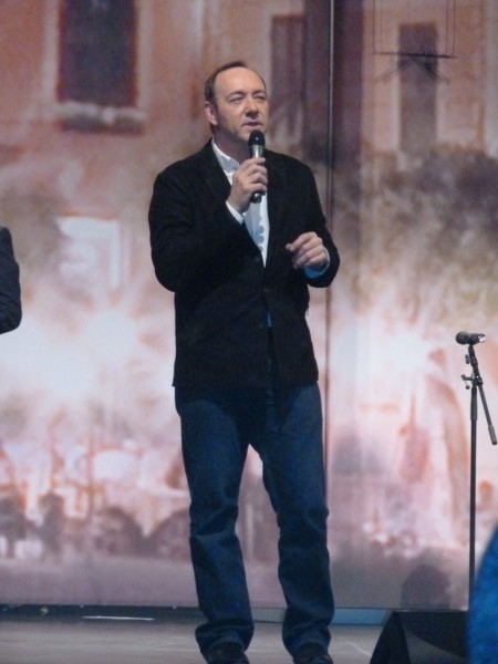 ...Kevin Spacey imitated Bill Clinton and sang for us...