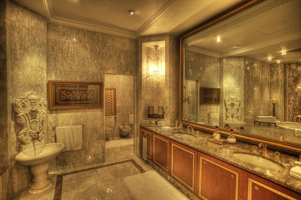 ciraganpk_sultan suite master bathroom
