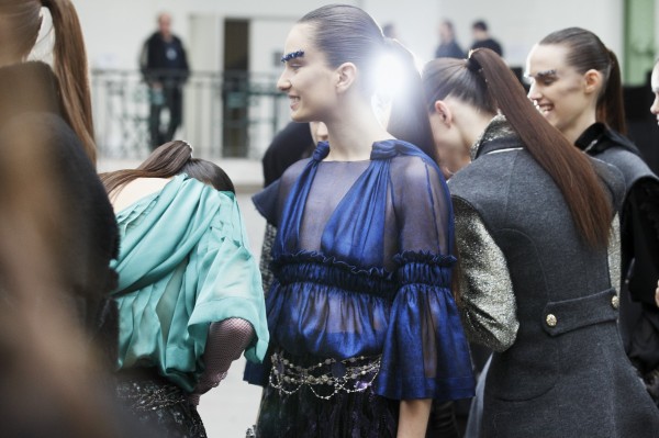 18 - 2012-13 FW RTW - Backstages in the Grand Palais by Benoît Peverelli