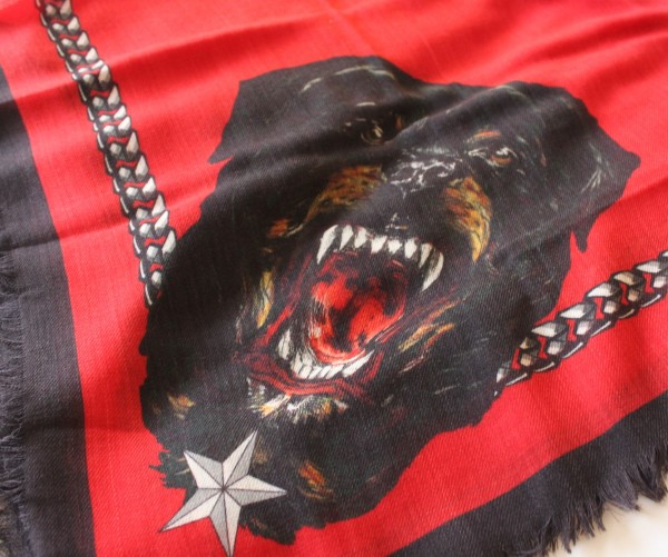Rottweiler-Scarf-Givenchy