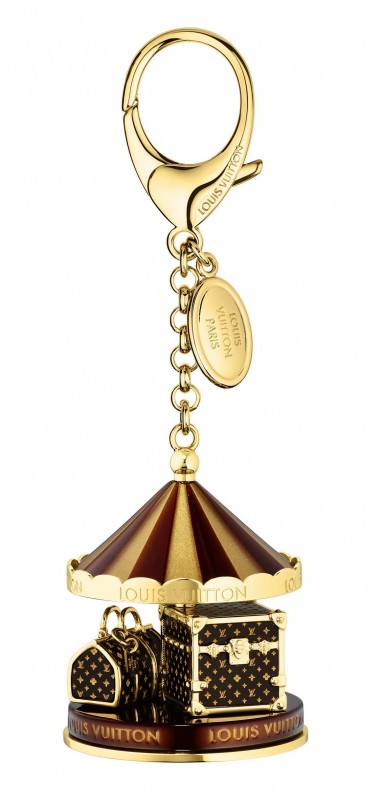 Louis_Vuitton_Holiday2012_Carrousel_Charm