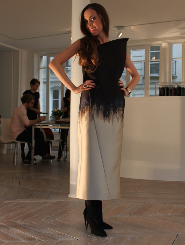Sandra_Bauknecht-Reflektor_dress_Mary_Katrantzou