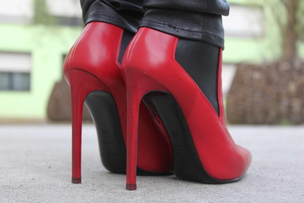 Saint_Laurent_red_ankle_boots