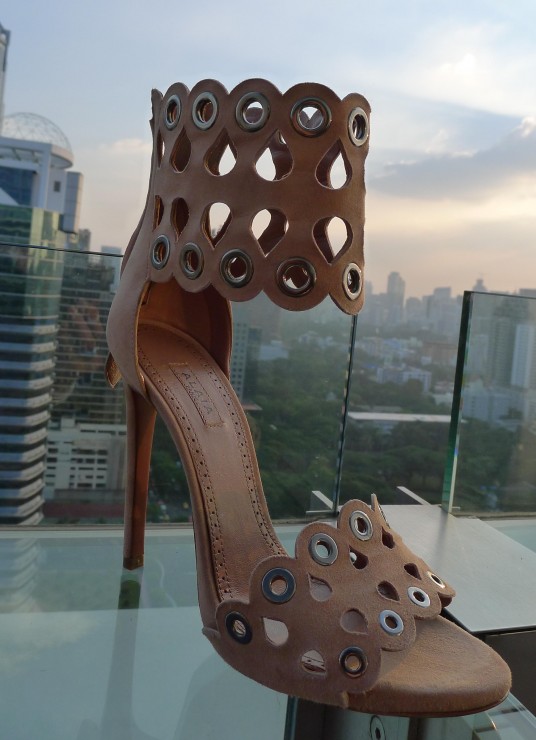Alaia Sandals nude Bangkok