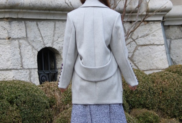 Balenciaga_Lace_coat_Back