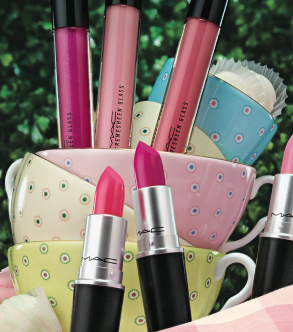 MAC-Cosmetics-Flamingo-Park-lipstick-Cremesheen-Glass