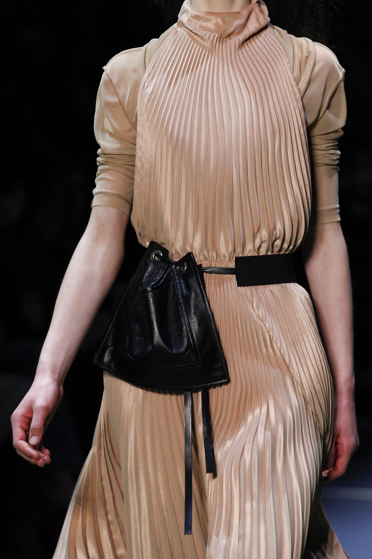 New Ways to Carry Your Bag Sandra‘s Closet