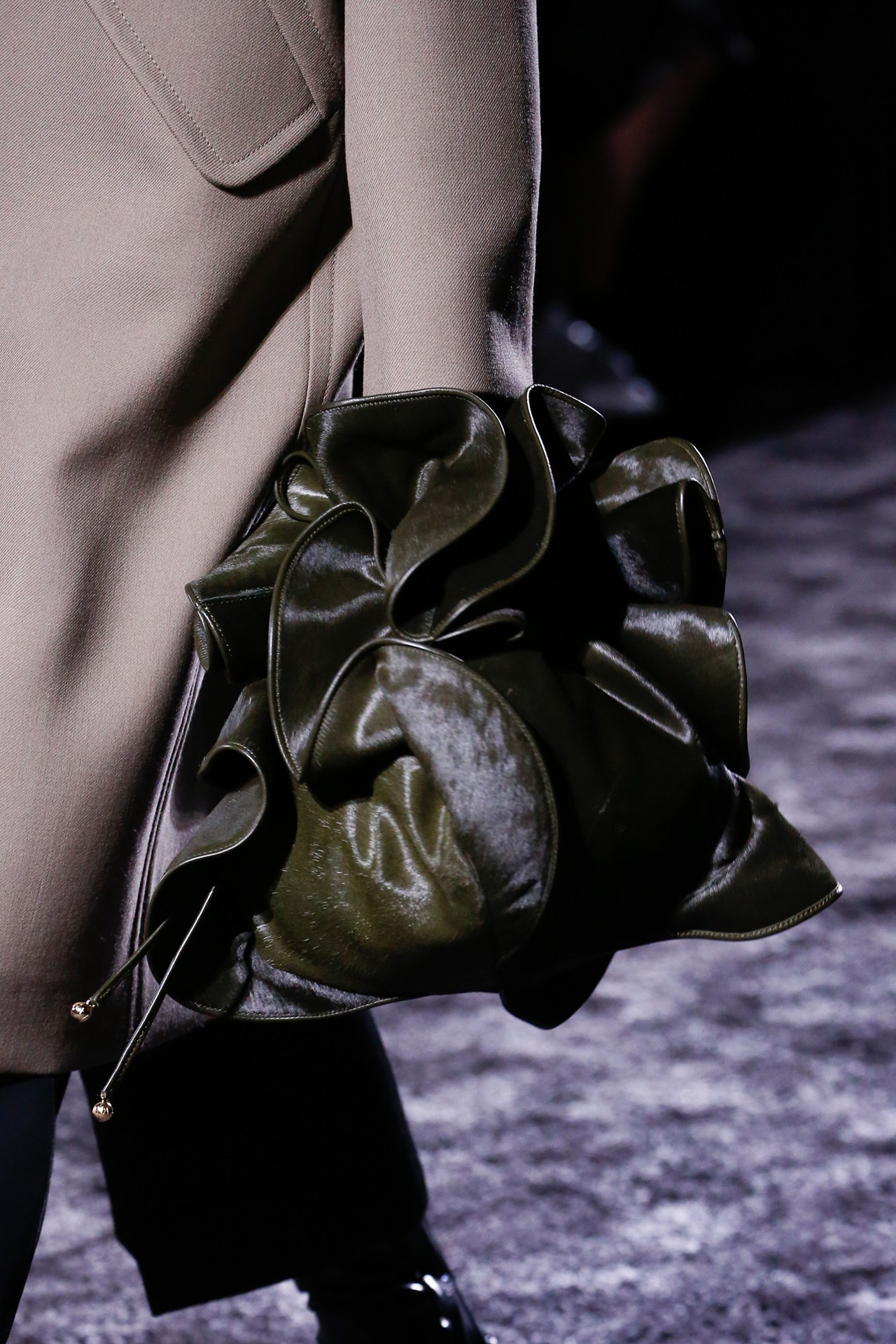 New Ways to Carry Your Bag Sandra‘s Closet