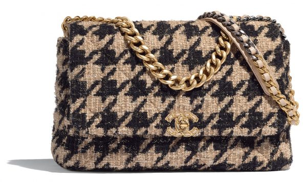 BAG REVIEW: MY SMALL TWEED CHANEL 19 + COMPARISON WITH LARGE TWEED CHANEL 19