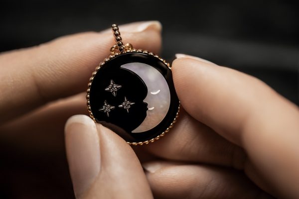 dior moon necklace