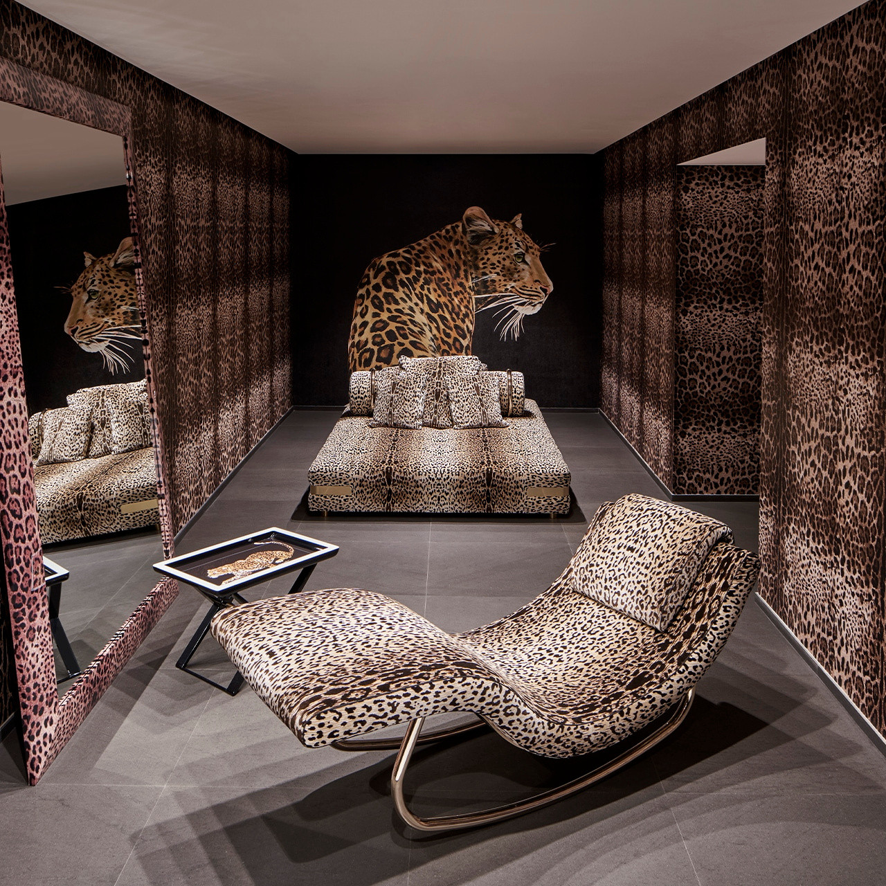 Dolce & Gabbana Furniture | Sandra‘s Closet