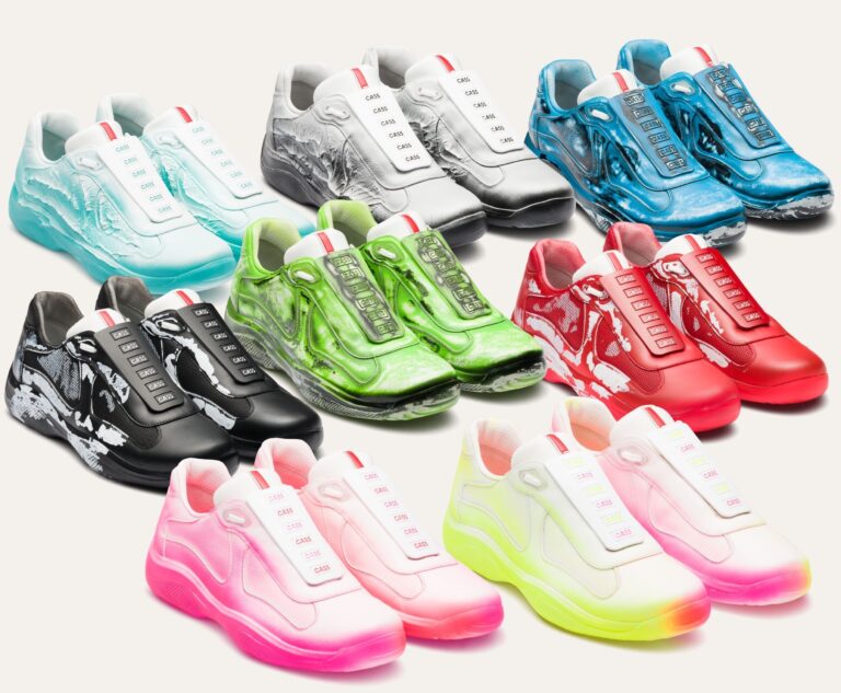 Prada сумки с градиентом. Prada re-edition 2005 saffiano leather bag. Prada tracolla сумка. Prada mixed casso. Сумка prada синяя.